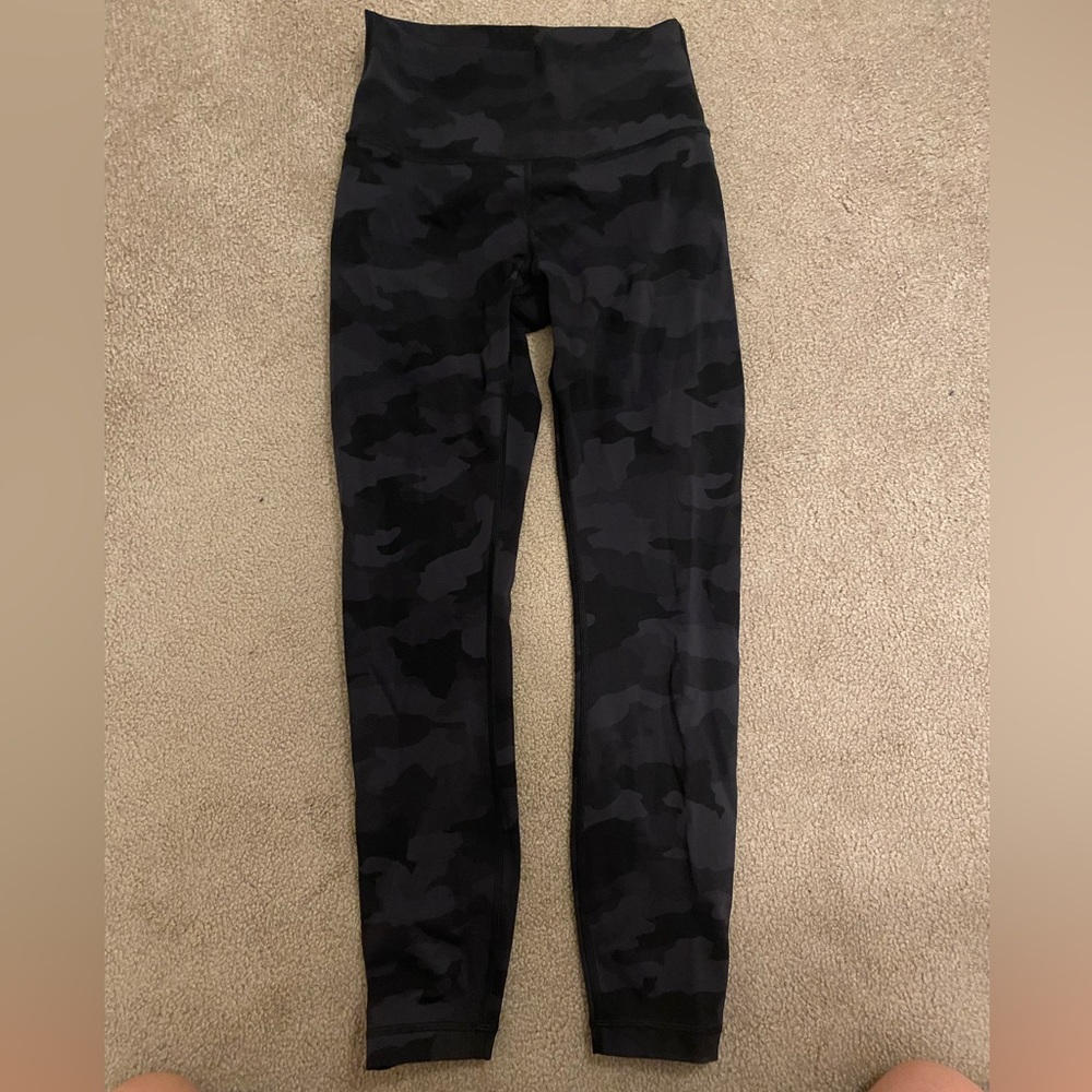 Lululemon Wonder Under High-Rise Tight 25” Size 4 - Black Camo